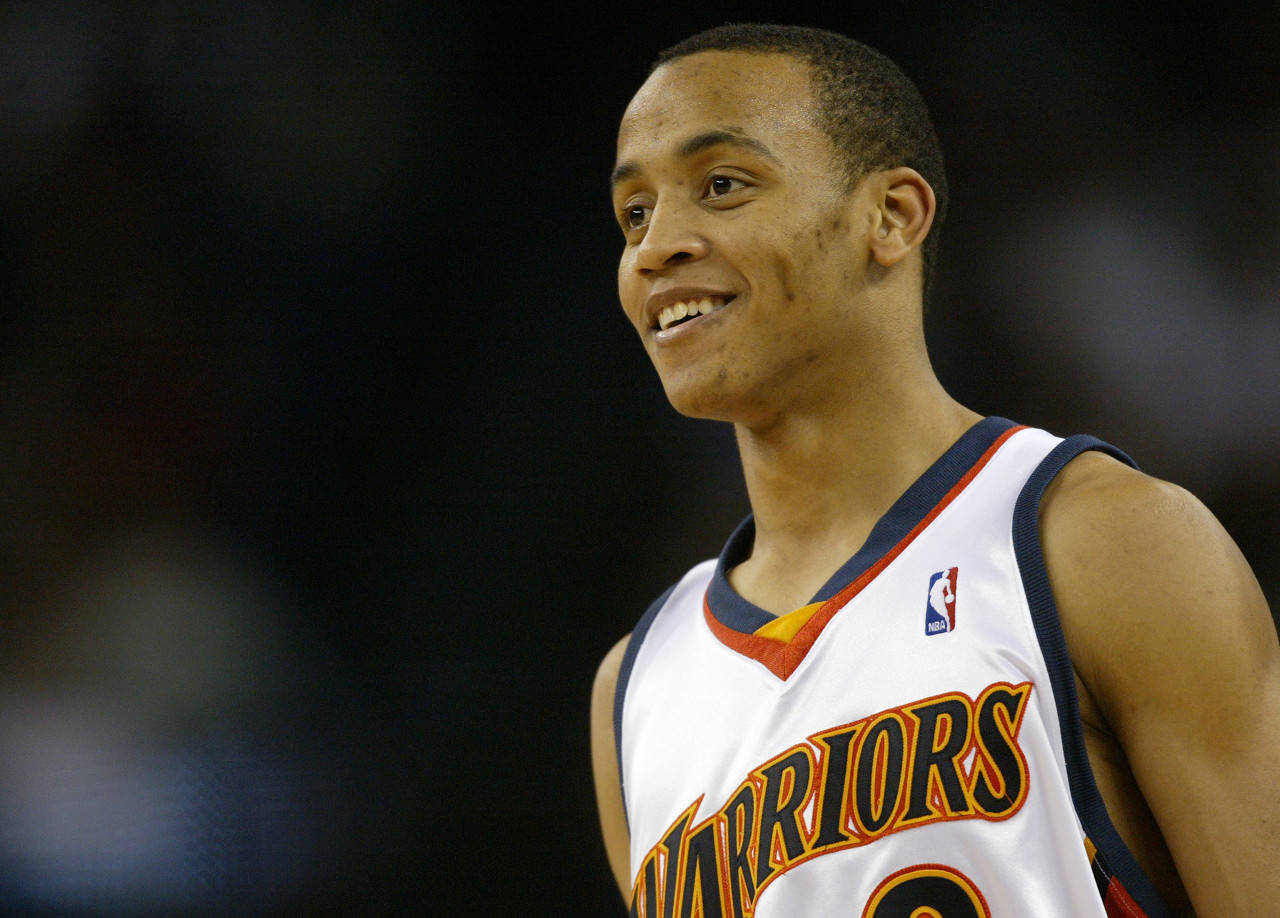 更凸显出水 更凸显出水